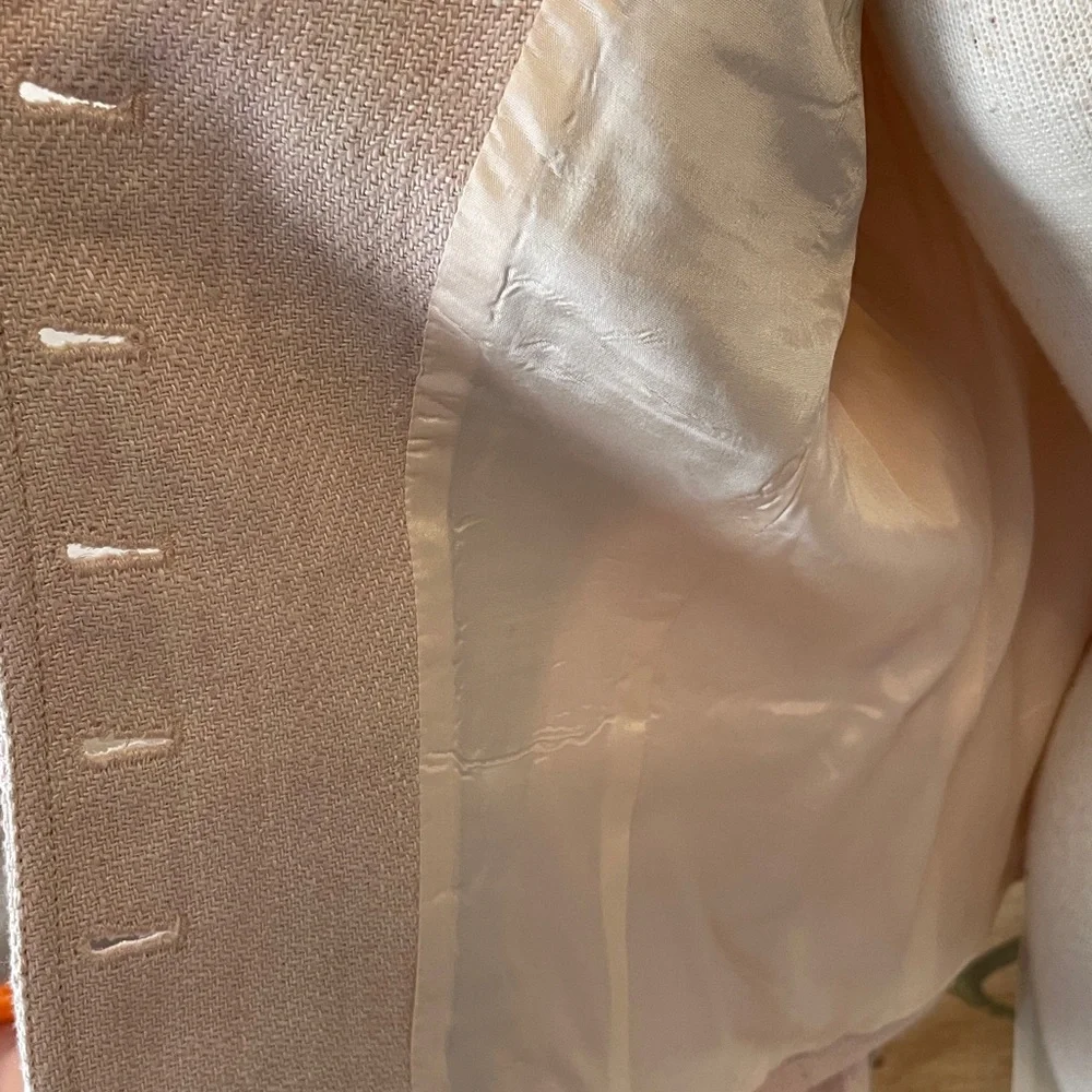 Elegant Women's Pink Blazer - Picture 10 of 11